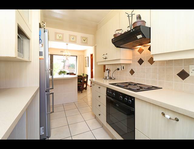 3 BEDROOM TOWNHOUSE FOR SALE IN FAIRLAND